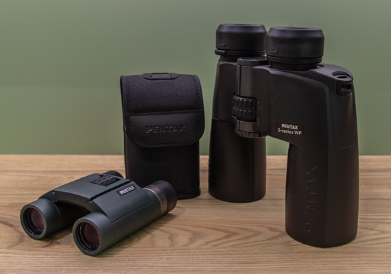 Toute une gamme de loupes et de jumelles.