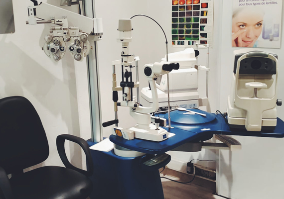 Pour être à la pointe de la technique, dans tous les domaines de mesure des défauts visuels, Optique Garnier dispose des derniers appareils de mesure optométrique. Examen de la vue, détermination et vérification de la correction visuelle.